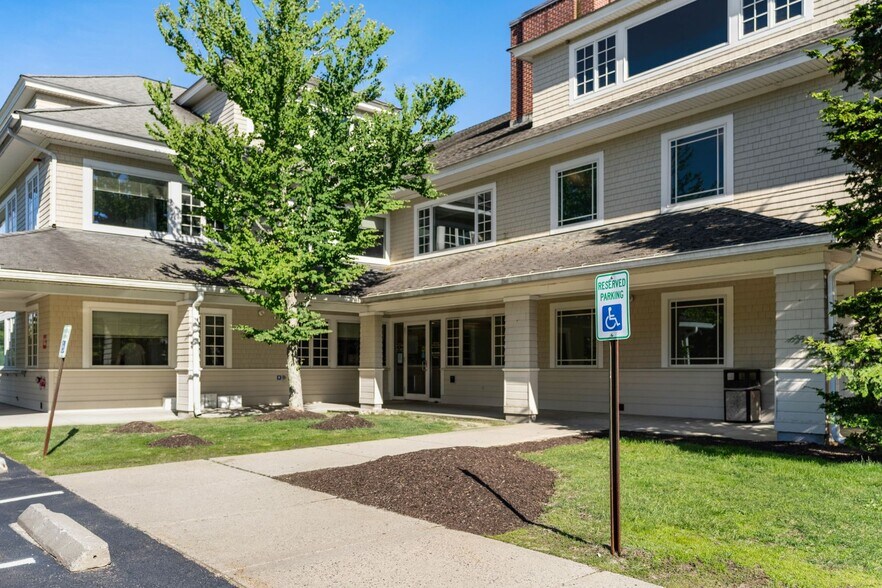 95 Tremont St, Duxbury, MA à vendre - Photo du bâtiment - Image 3 de 35