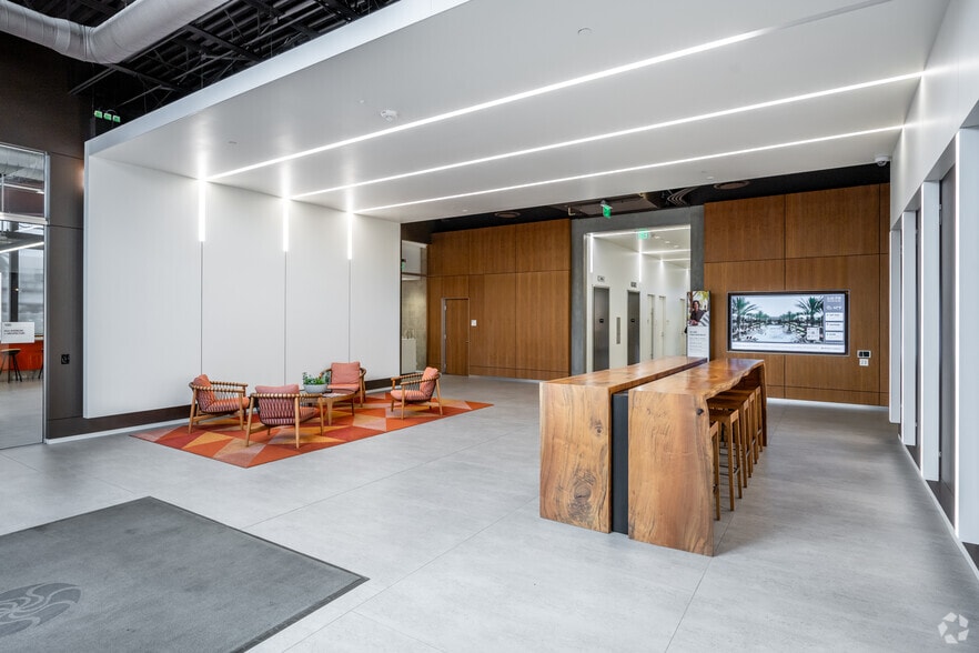 18650 MacArthur Blvd, Irvine, CA for lease - Lobby - Image 2 of 6