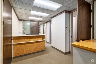 26250 Euclid Ave, Cleveland, OH à vendre Photo intérieure- Image 2 de 2