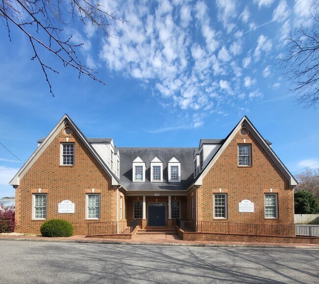 Plus de détails pour 7319 Martin St, Gloucester, VA - Bureau à vendre