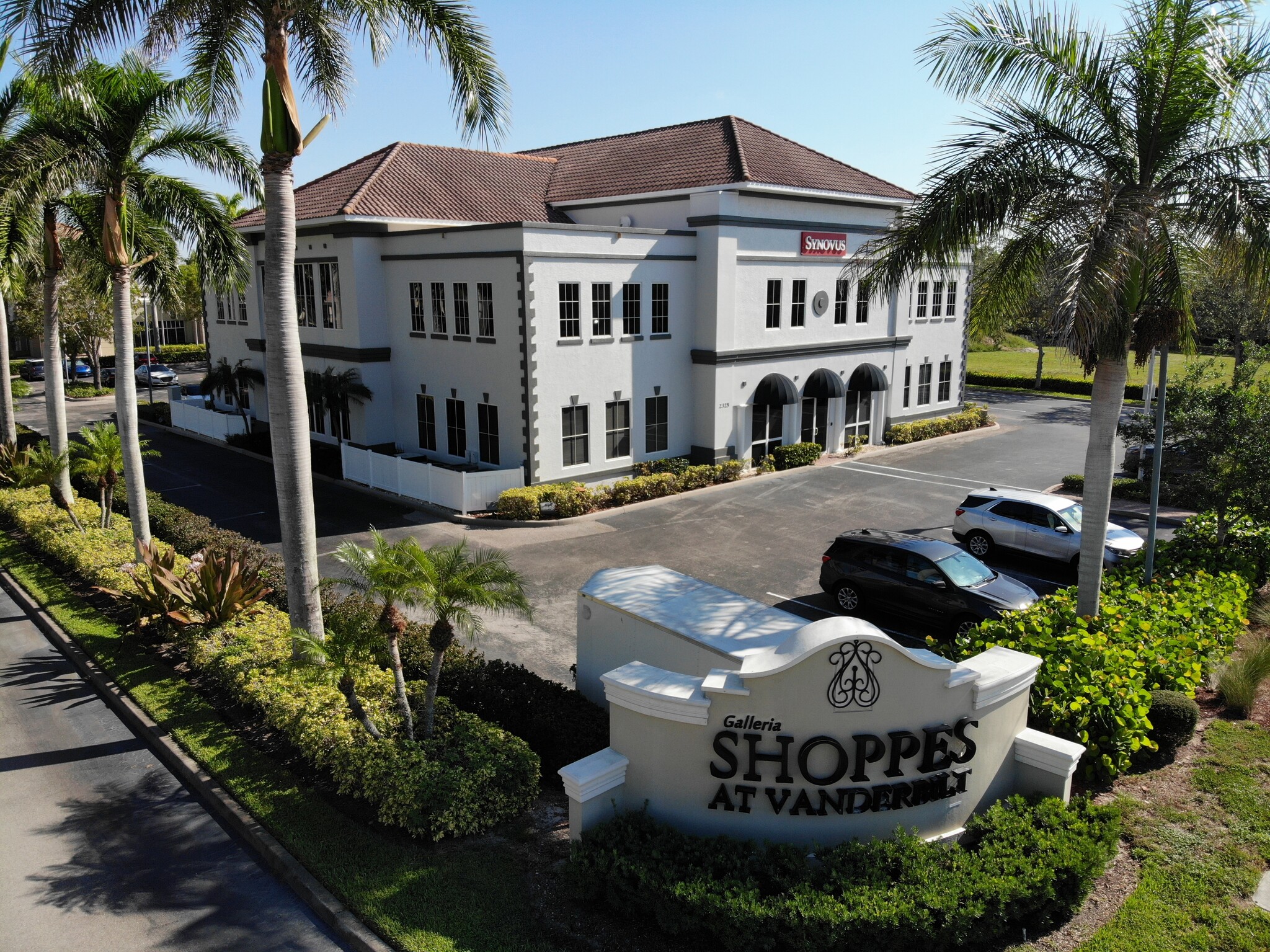 2325 Vanderbilt Beach Rd, Naples, FL for lease Building Photo- Image 1 of 3