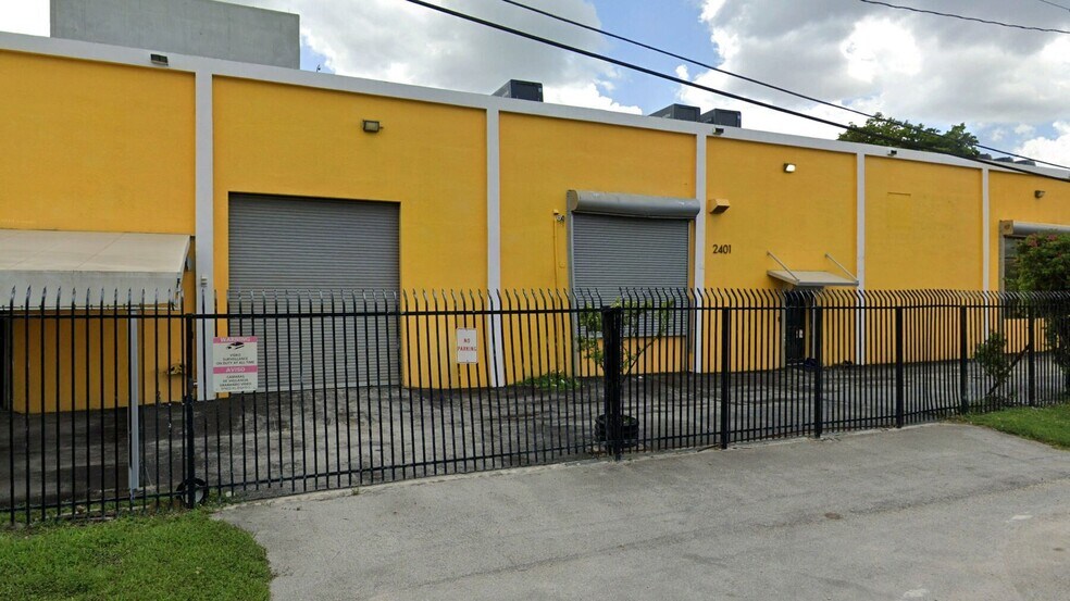 2401 NW 34th Ave, Miami, FL à louer - Photo du bâtiment - Image 1 de 1