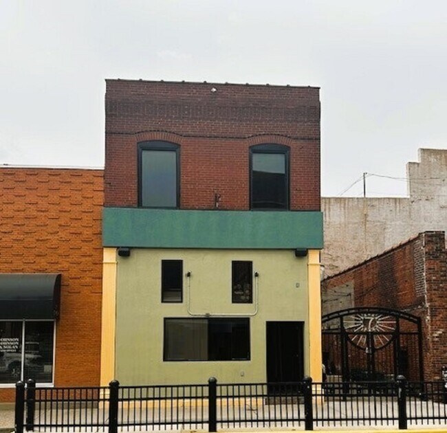 Plus de détails pour 7 S High St, Belleville, IL - Commerce de détail à vendre