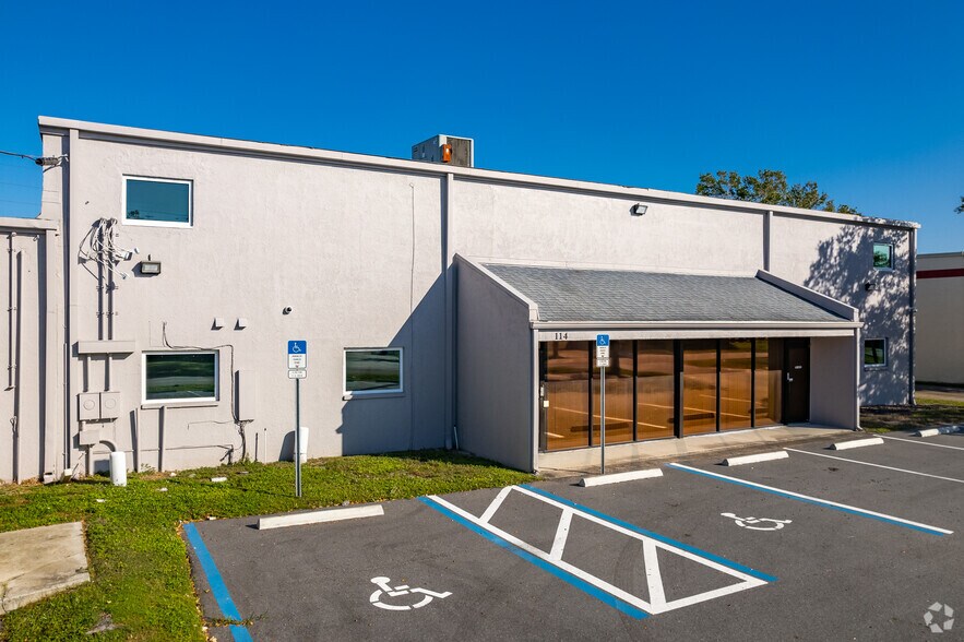 110-114 Douglas Rd E, Oldsmar, FL à vendre - Photo du bâtiment - Image 3 de 6