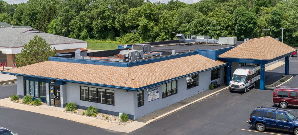 1536 W Center Rd, Essexville, MI à vendre - Aérien - Image 2 de 16