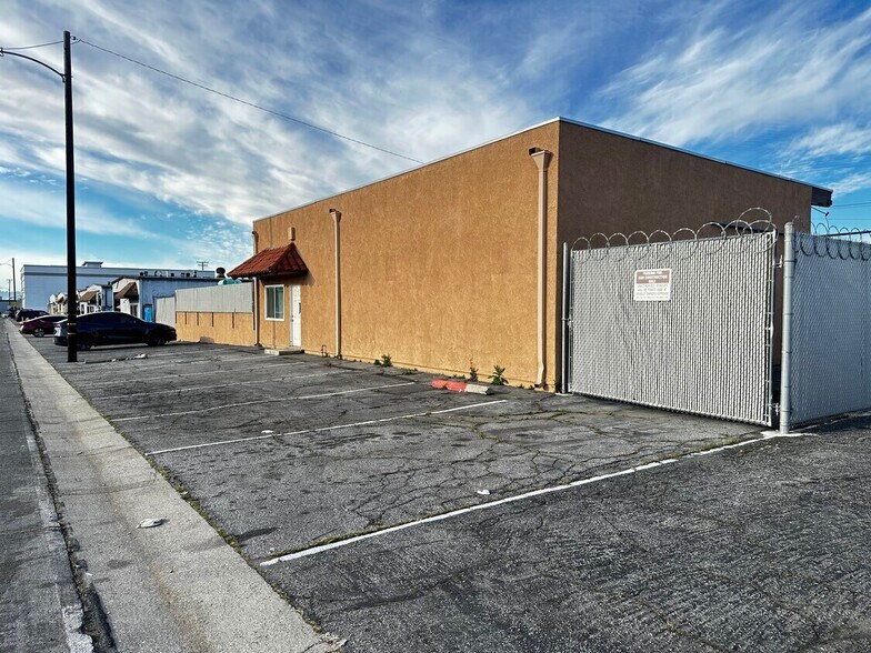 5141 Calmview Ave, Baldwin Park, CA à louer - Photo du bâtiment - Image 2 de 6