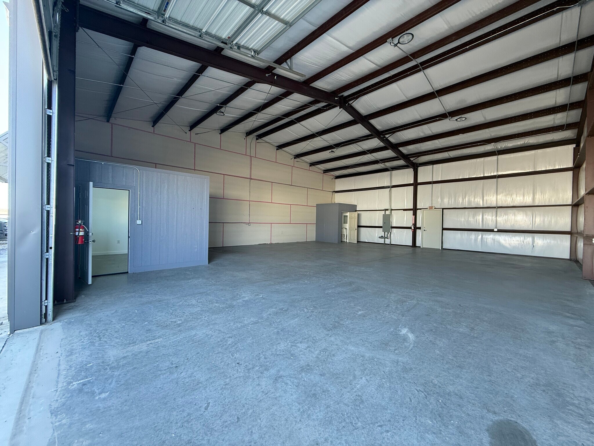 2170 Collins Rd, Denton, TX for lease Interior Photo- Image 1 of 6