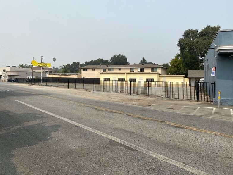 1475 E Bayshore Rd, East Palo Alto, CA for lease - Building Photo - Image 3 of 9