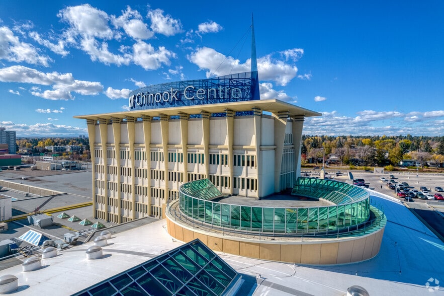 6455 Macleod Trl SW, Calgary, AB à louer - Photo du bâtiment - Image 2 de 5