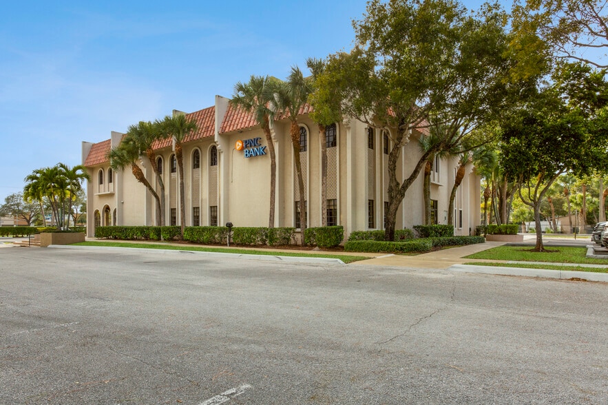 9033 W Glades Rd, Boca Raton, FL for lease - Building Photo - Image 2 of 21