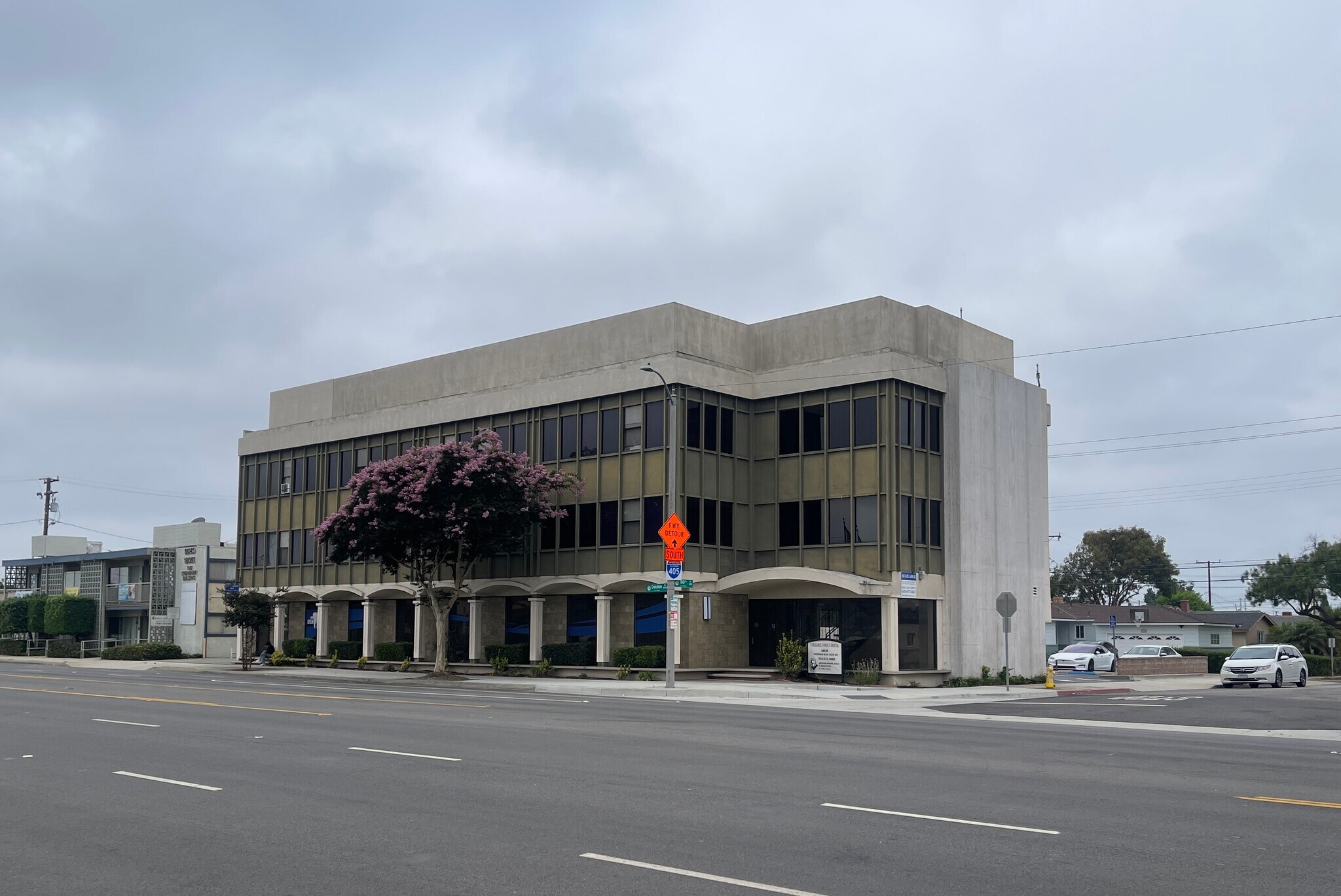 18039 Crenshaw Blvd, Torrance, CA à louer Photo du bâtiment- Image 1 de 6