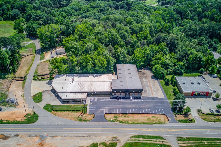 12230 Cumming Hwy, Canton, GA for lease - Building Photo - Image 1 of 32