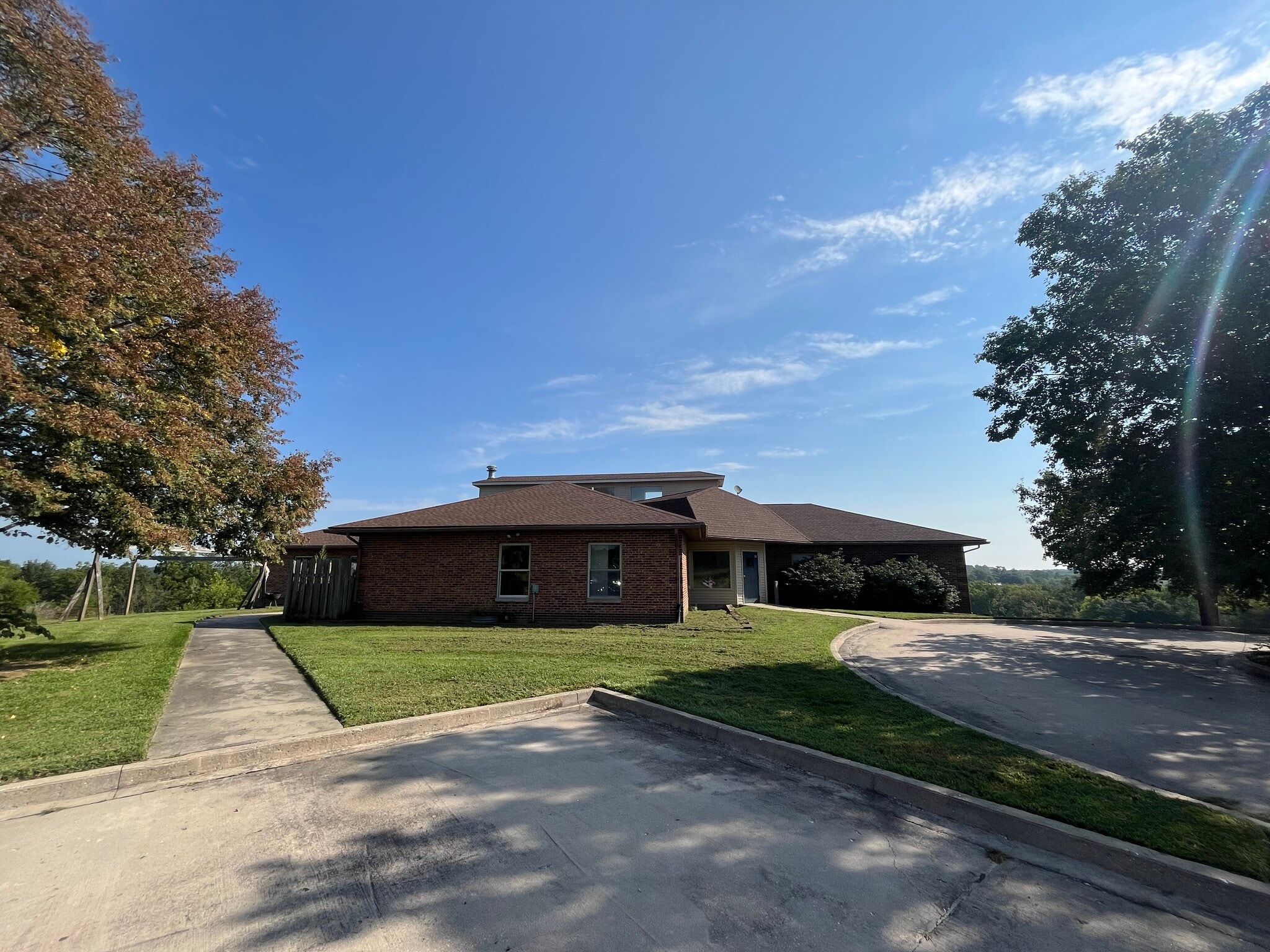 28143 Ladybug Dr, Marshall, MO for sale Primary Photo- Image 1 of 6