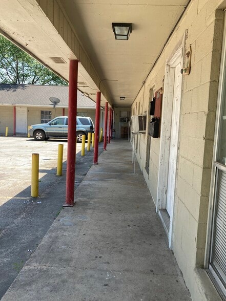 8006 Richards St, Houston, TX for sale - Building Photo - Image 3 of 6