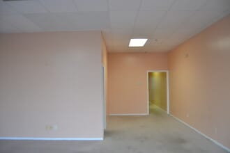 2260-2292 Commercial Way, Spring Hill, FL for lease Interior Photo- Image 2 of 8