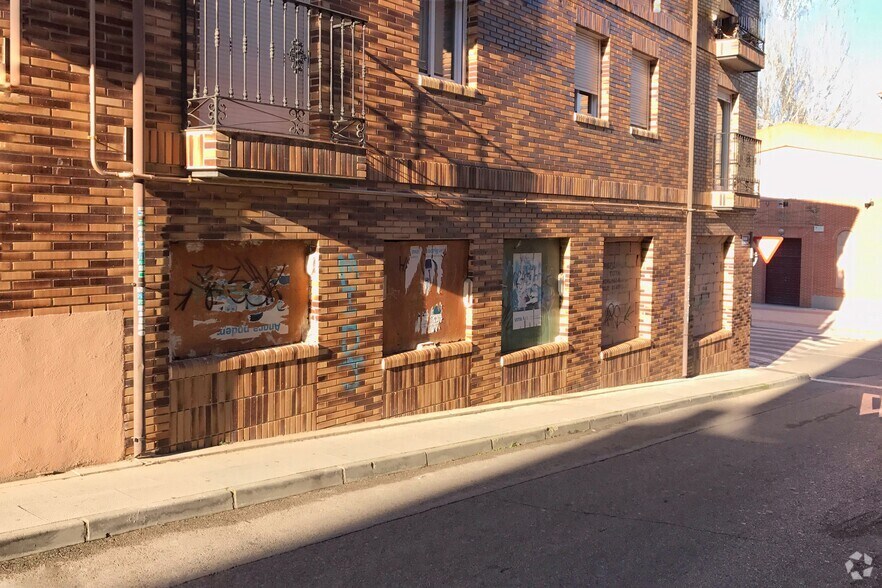 Calle Higuera, 1, Humanes de Madrid, Madrid à louer - Photo du bâtiment - Image 2 de 4