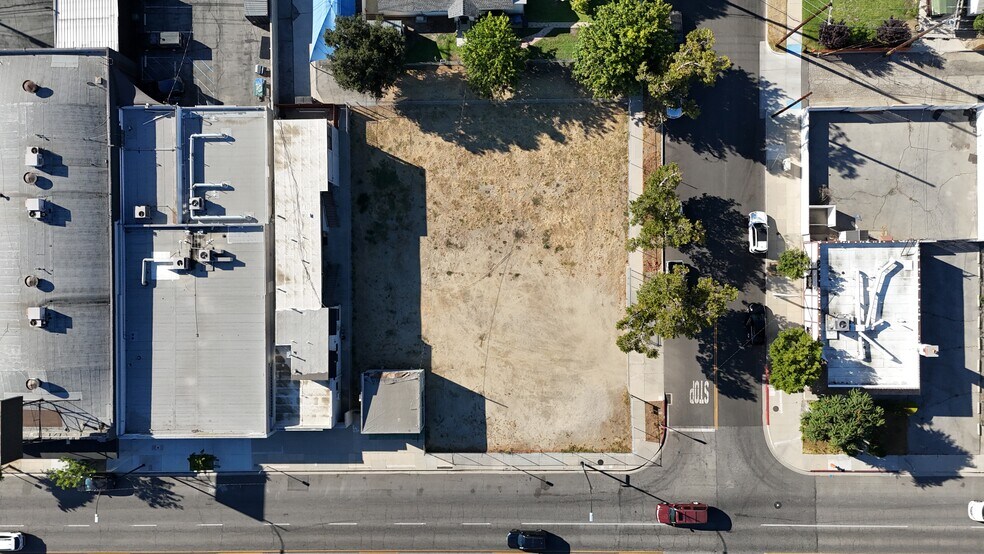 4201-4207 W Magnolia Blvd, Burbank, CA for sale - Building Photo - Image 3 of 11