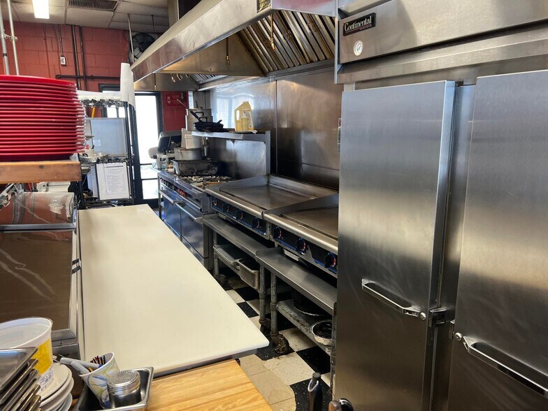 151 High St, Ellsworth, ME à vendre - Photo intérieure - Image 2 de 5