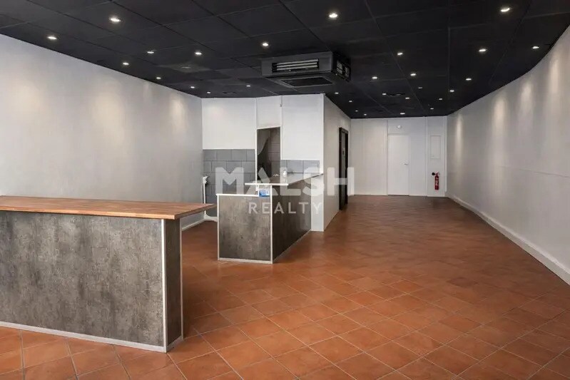 Retail in Saint-Étienne for sale Interior Photo- Image 1 of 8