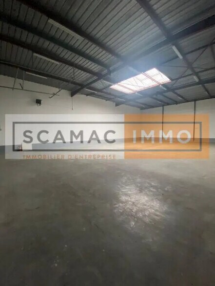 Industriel dans Chilly-Mazarin à louer - Photo du bâtiment - Image 2 de 5