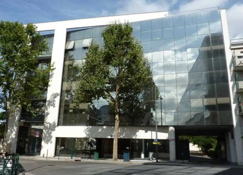 390 Rue D'Estienne D'Orves, Colombes à louer - Photo du bâtiment - Image 1 de 7