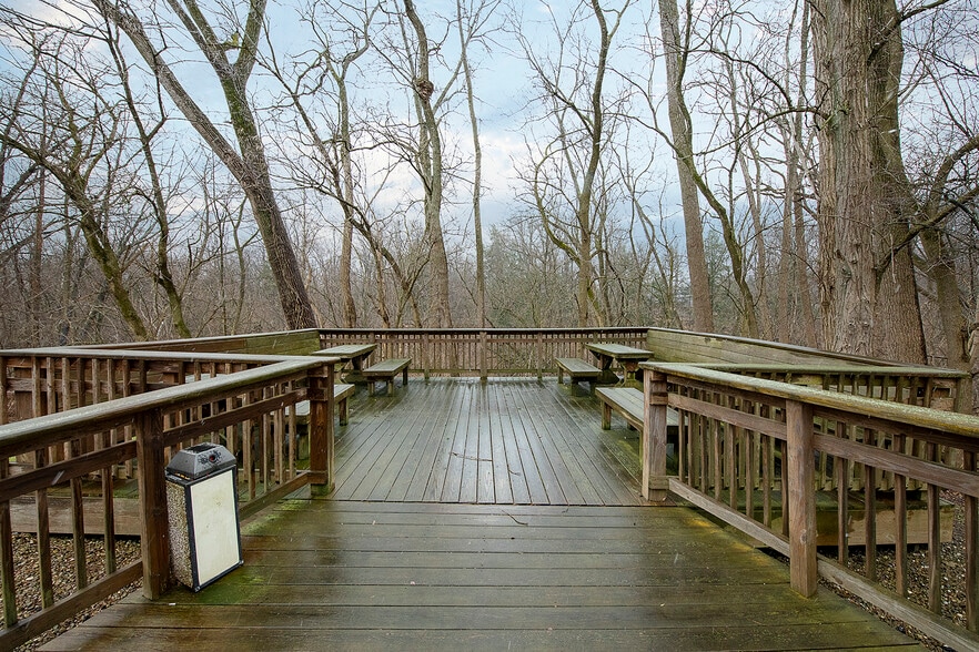 20455 Lorain Rd, Fairview Park, OH for lease - Building Photo - Image 2 of 8