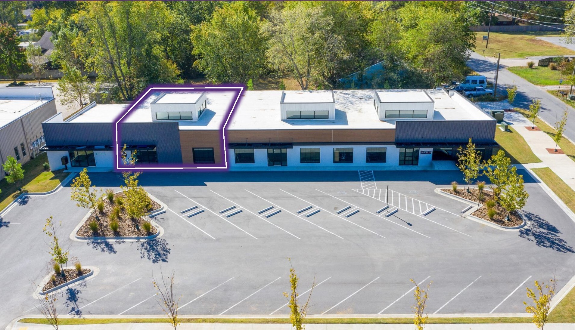 1003 S Main St, Bentonville, AR for lease Building Photo- Image 1 of 7