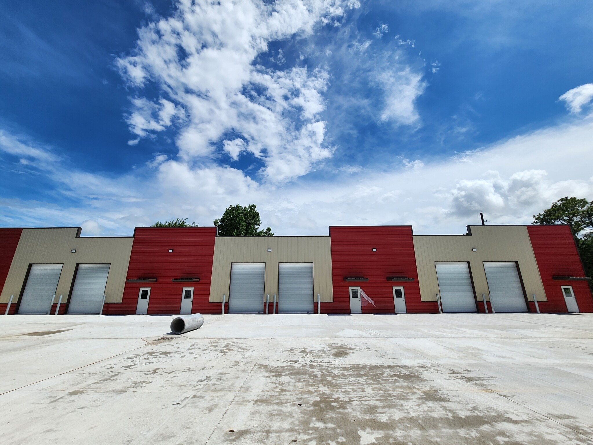 Bedford Street Warehouses portfolio of 2 properties for sale on LoopNet.ca Primary Photo- Image 1 of 3