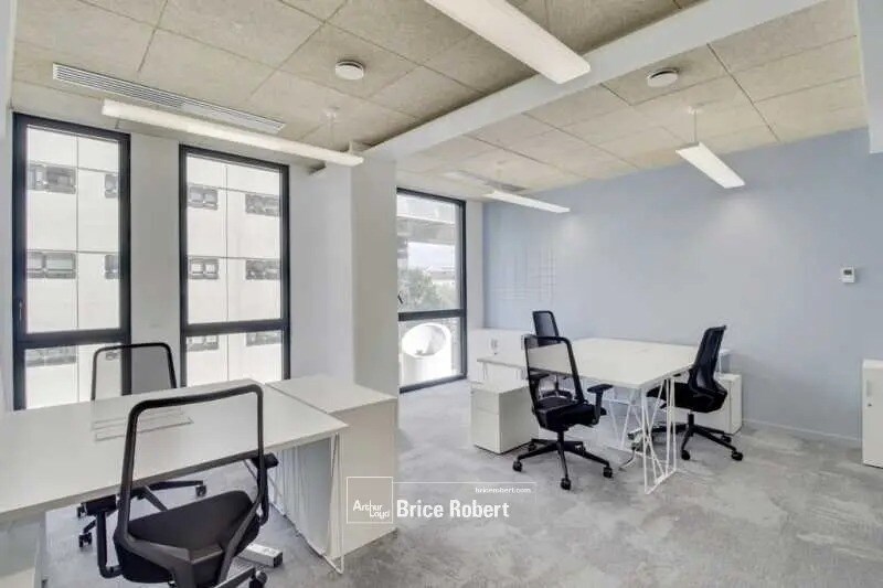 Coworking Space in Lyon for lease Interior Photo- Image 1 of 11
