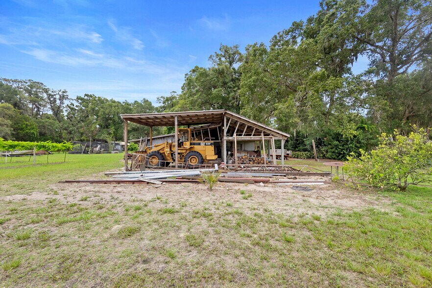 1056 Reynolds Rd, De Leon Springs, FL à vendre - Photo du bâtiment - Image 3 de 125