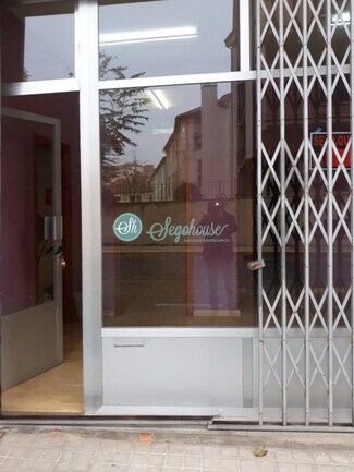 Plus de détails pour Multi-résidentiel à vendre