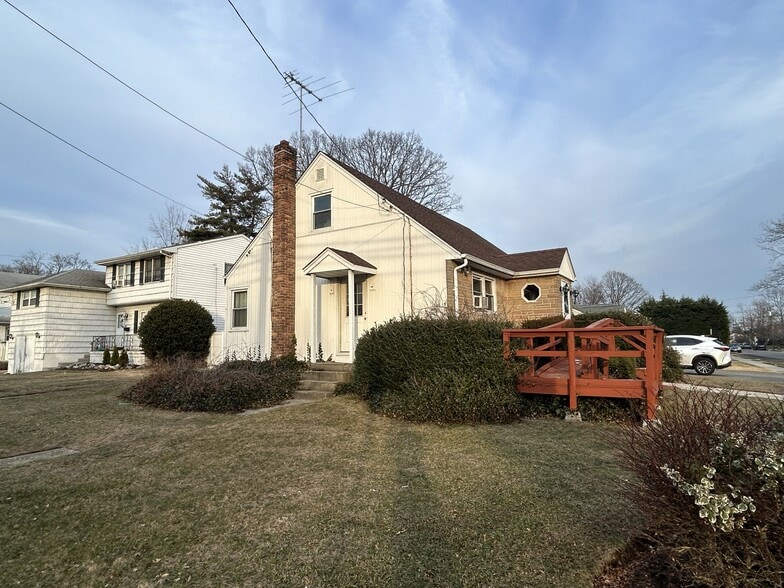 1173 Bellmore Rd, North Bellmore, NY for sale - Building Photo - Image 3 of 5