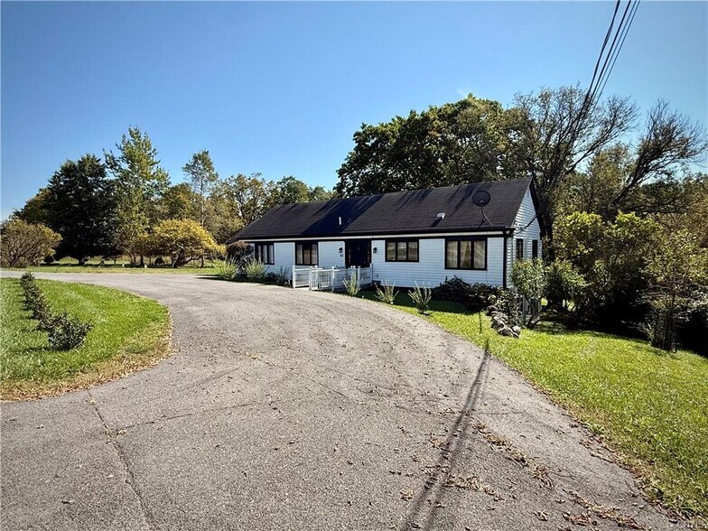 163 Ridge Rd, Lansing, NY à vendre - Photo principale - Image 1 de 34