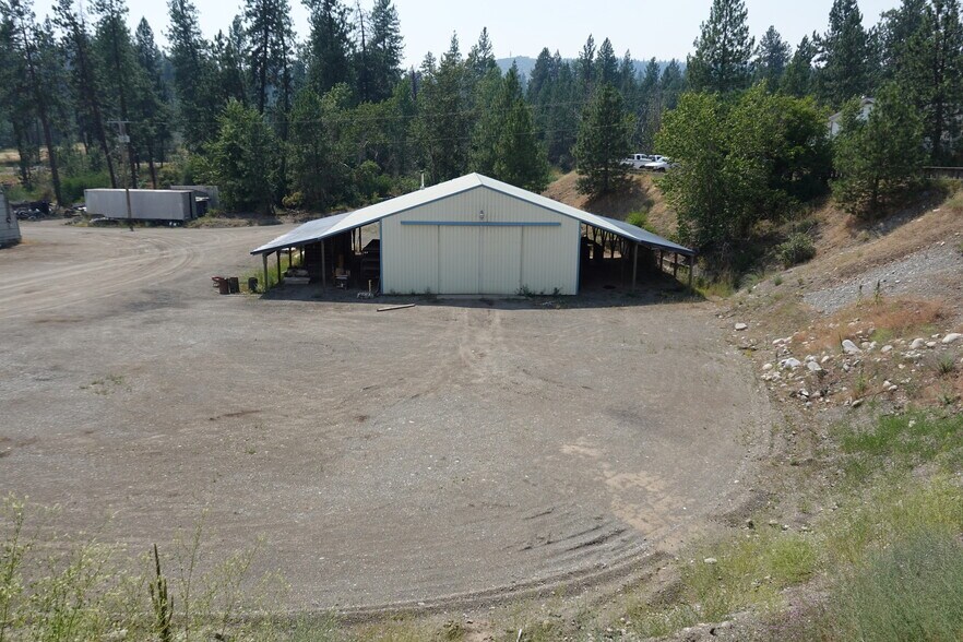 7902 N Starr Rd, Newman Lake, WA à louer - Photo du bâtiment - Image 2 de 9