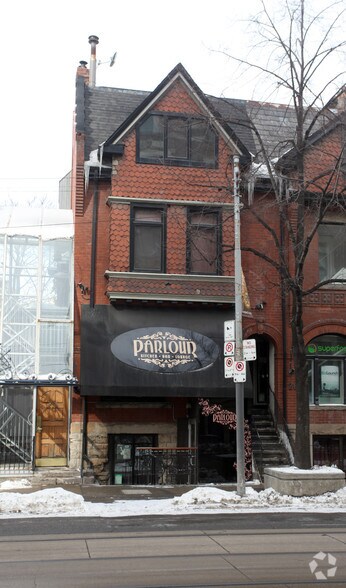 270 Adelaide St W, Toronto, ON à vendre - Photo principale - Image 1 de 1