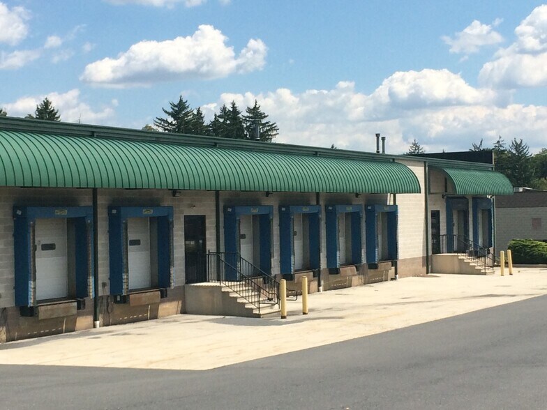 175 Limekiln Rd, New Cumberland, PA à louer - Photo du bâtiment - Image 2 de 4