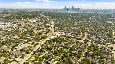6005 N Main St, Houston, TX - AERIAL  map view - Image1