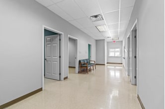 35-39 Kennedy Dr, Putnam, CT à louer Photo intérieure- Image 1 de 14