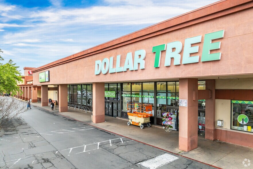 7301-7347 Greenback Ln, Citrus Heights, CA à louer - Photo du bâtiment - Image 2 de 9