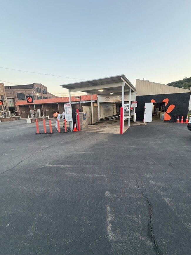 Plus de détails pour 313 7th Ave, Beaver Falls, PA - Spécialité à vendre