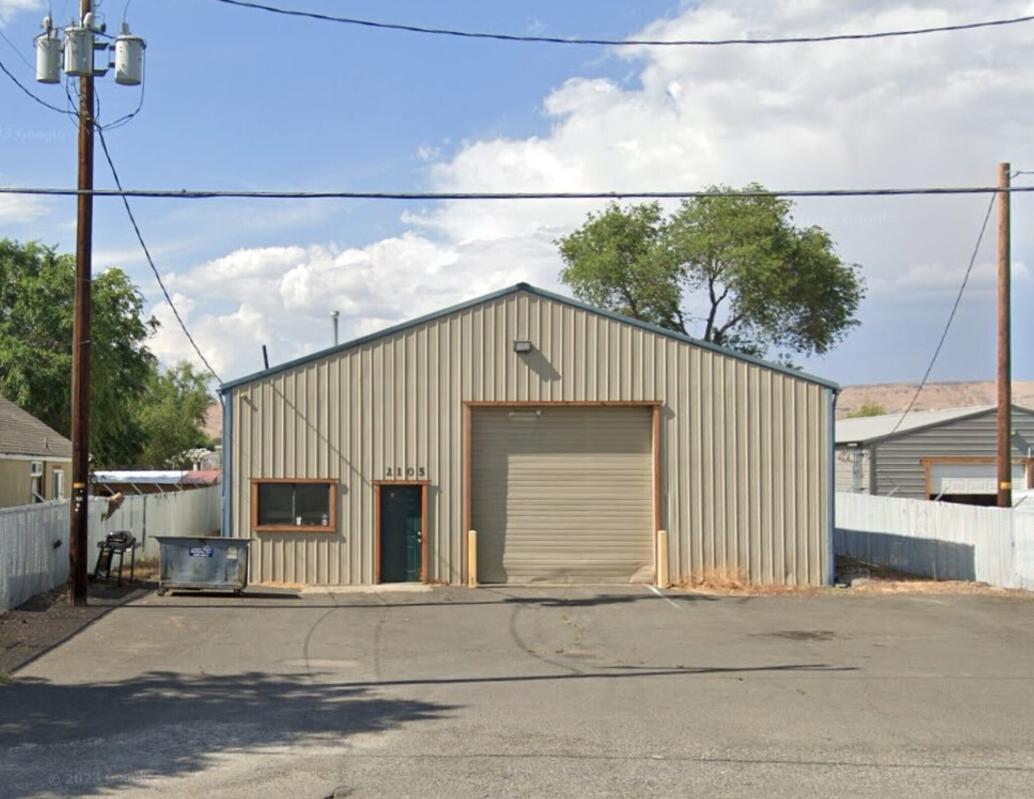 2105 E Mead Ave, Yakima, WA for lease Building Photo- Image 1 of 3