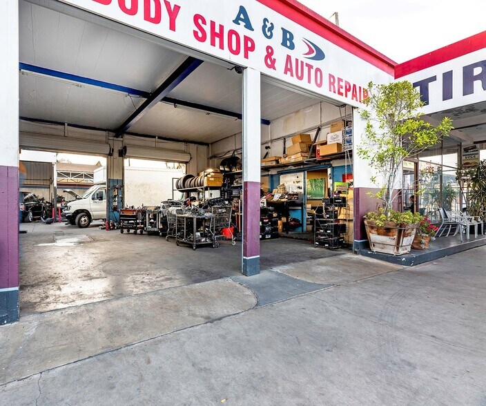 15111 Clark Ave, Bellflower, CA à vendre - Photo principale - Image 1 de 1