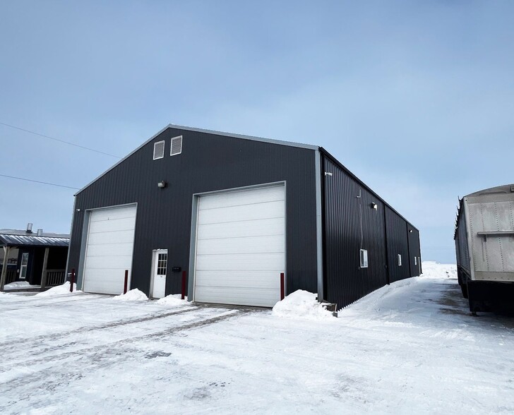 187 2nd Avenue, Rosenort, MB for sale - Primary Photo - Image 1 of 7