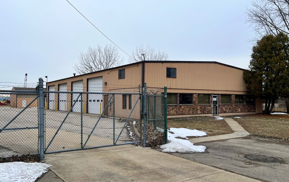 401 Kent Ct, Midland, MI for sale - Primary Photo - Image 1 of 18