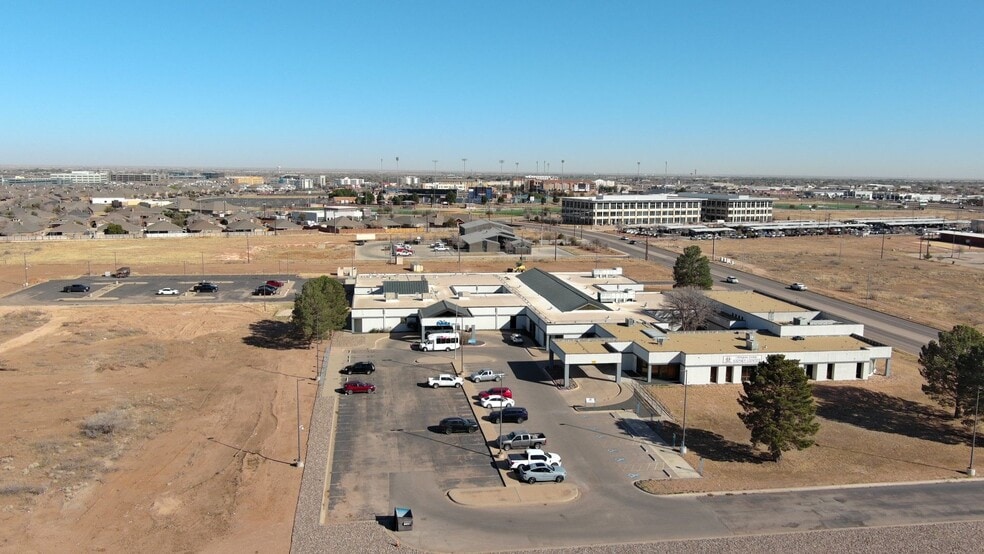 207 Tradewinds Blvd, Midland, TX for lease - Building Photo - Image 2 of 7
