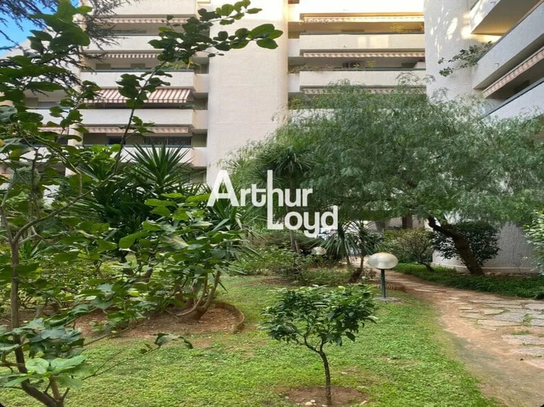 Office in Nice for sale - Building Photo - Image 1 of 5