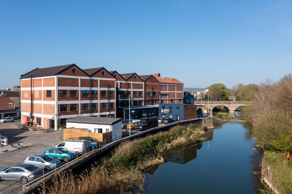 New Broughton Rd, Melksham à louer Photo du bâtiment- Image 1 de 6