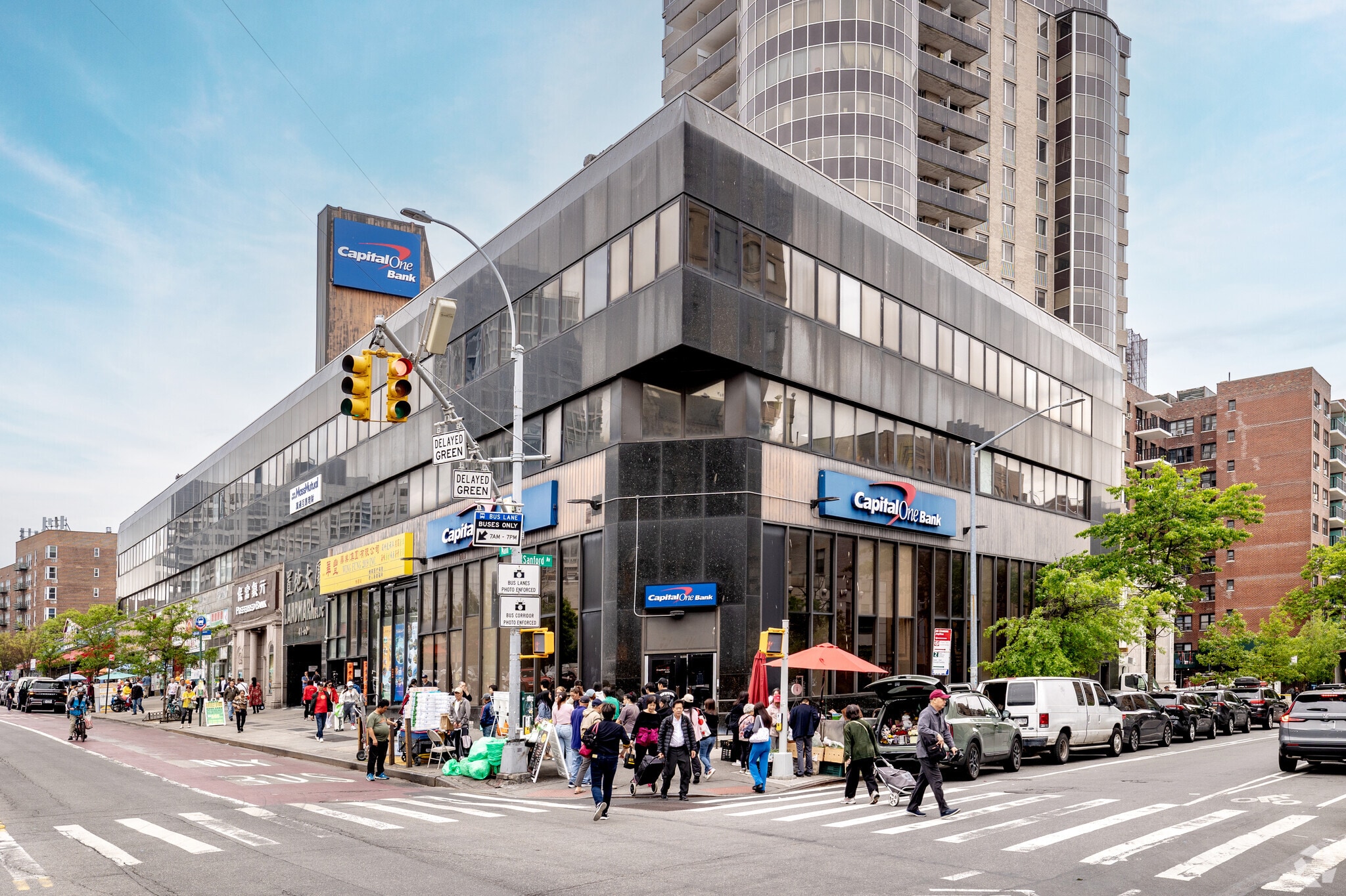 41-60 Main St, Flushing, NY for lease Primary Photo- Image 1 of 8