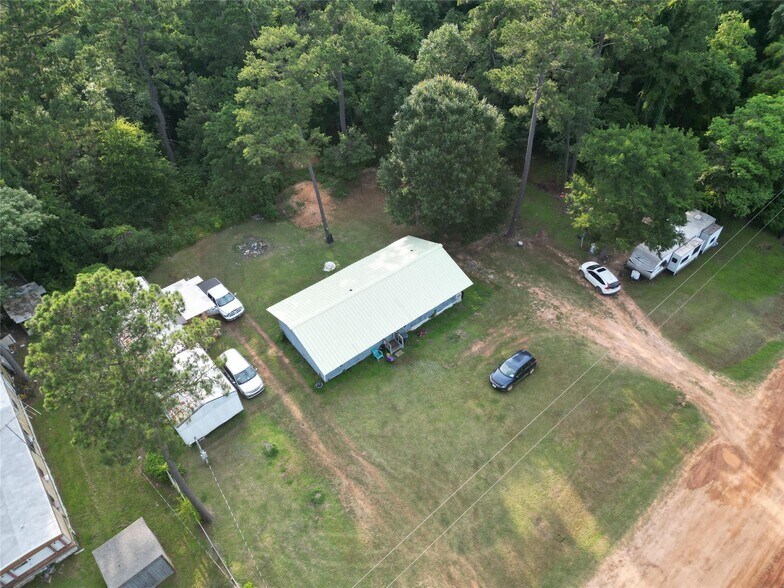 17306 Brittany Ln, Plantersville, TX à vendre - Photo du bâtiment - Image 2 de 9