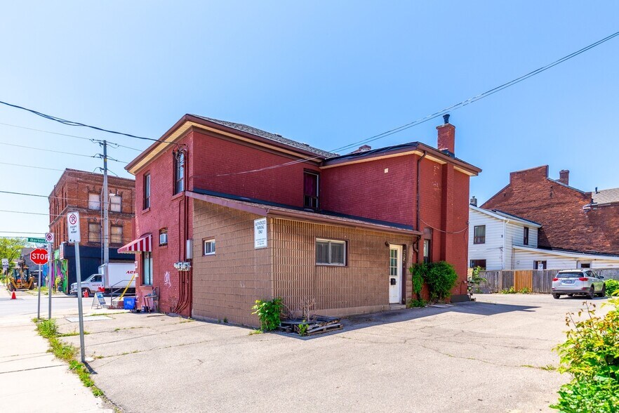 267 Catharine St N, Hamilton, ON for sale - Building Photo - Image 3 of 9